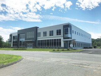 Plus de détails pour 32 Cabot Rd, Woburn, MA - Local d'activités à louer