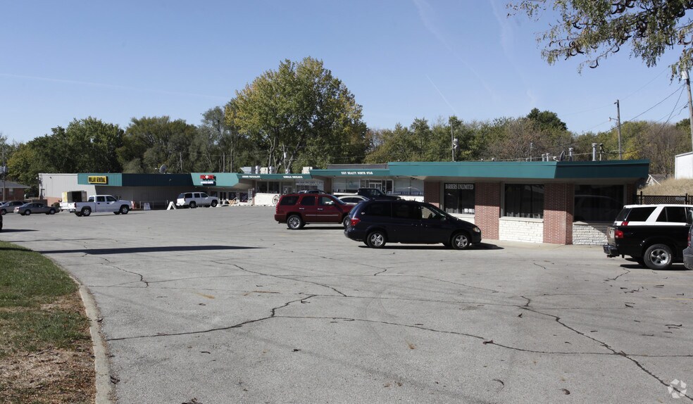 1021-1043 Sunset Dr, Norwalk, IA à louer - Photo du bâtiment - Image 2 de 7