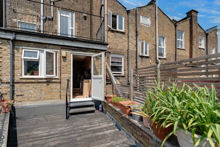 19 Prince Of Wales Rd, Londres à vendre - Photo du bâtiment - Image 3 de 5