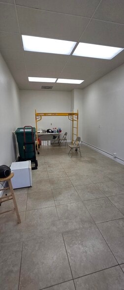 1133 Industrial Blvd, Naples, FL for lease - Interior Photo - Image 3 of 6