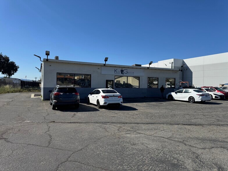 4963 Holt Blvd, Montclair, CA à vendre - Photo du bâtiment - Image 2 de 8