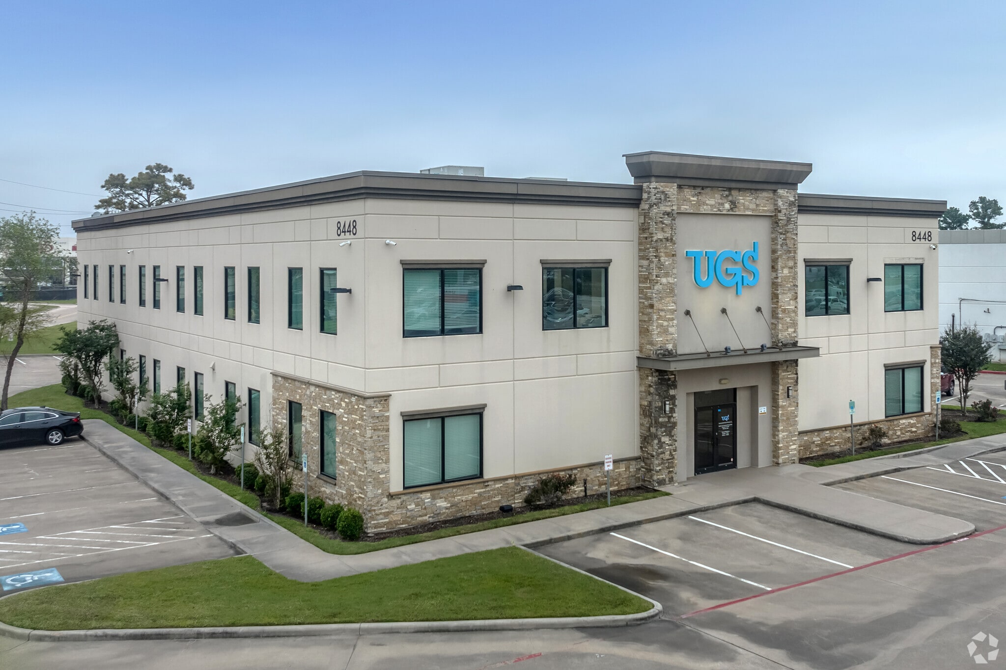 8448 N Sam Houston Pky W, Houston, TX for lease Primary Photo- Image 1 of 6