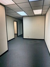 4045 Spencer St, Las Vegas, NV à louer Photo intérieure- Image 2 de 5