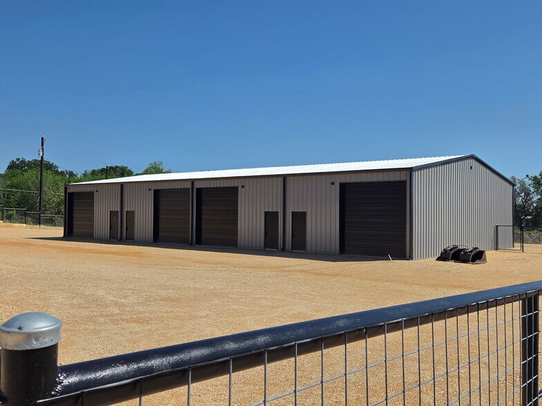3782 FM 725, New Braunfels, TX à louer - Photo du bâtiment - Image 3 de 5