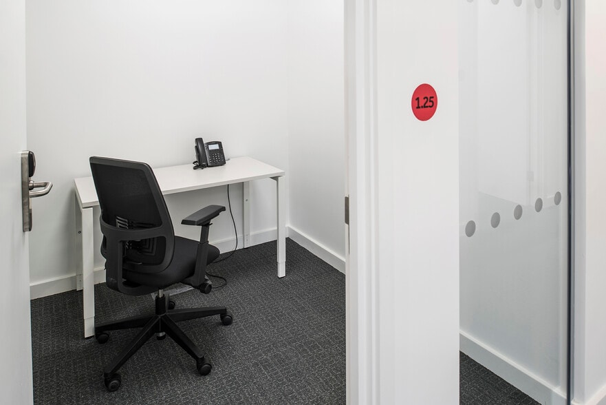 Great Park Rd, Bradley Stoke for lease - Interior Photo - Image 2 of 12