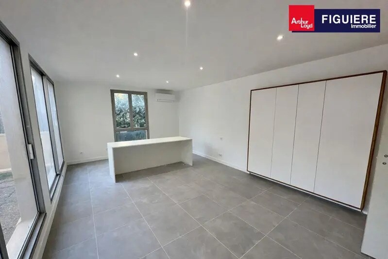8 Rue Achille Emperaire, Aix-en-Provence for lease - Building Photo - Image 2 of 6