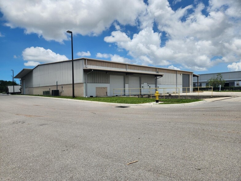 1711 Biotech Way, Sarasota, FL à vendre - Photo principale - Image 1 de 2