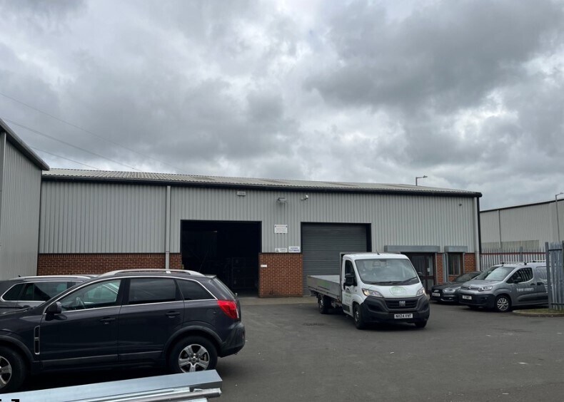 Walton Rd, Washington à louer - Photo du bâtiment - Image 2 de 2