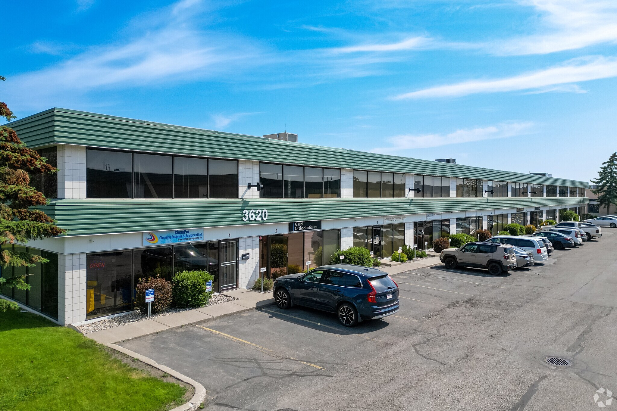 3620 29th St NE, Calgary, AB à vendre Photo principale- Image 1 de 1