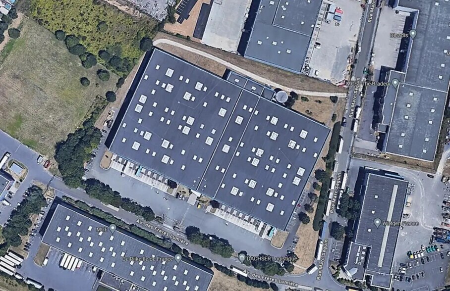 Industrial in Goussainville for lease - Aerial - Image 2 of 6