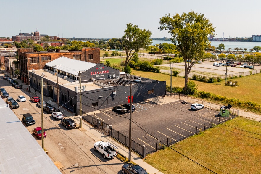 1938 Franklin St, Detroit, MI for lease - Building Photo - Image 1 of 33