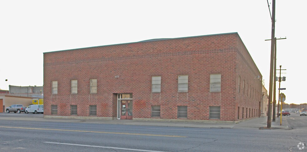 16 N 3rd Ave, Yakima, WA for sale - Primary Photo - Image 1 of 1