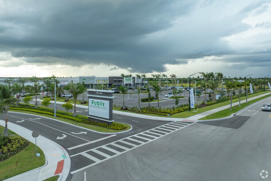 12385 Community Blvd, Port Saint Lucie, FL à louer - Photo du bâtiment - Image 3 de 4