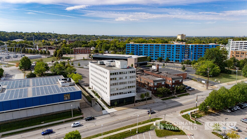 10900 Carnegie Ave, Cleveland, OH à louer - Photo du b timent - Image 3 de 10