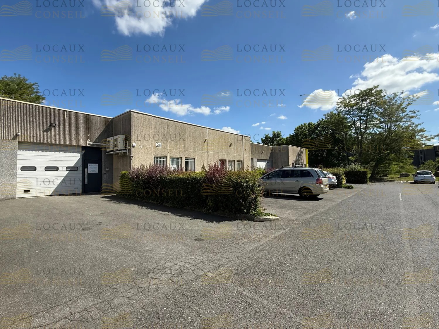 Flex in Lognes for lease Building Photo- Image 1 of 9