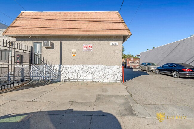 More details for 11311 Burbank Blvd, North Hollywood, CA - Multifamily for Sale