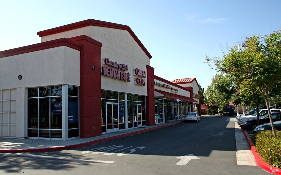 2808 Country Club Blvd, Stockton, CA à louer - Photo du bâtiment - Image 3 de 12