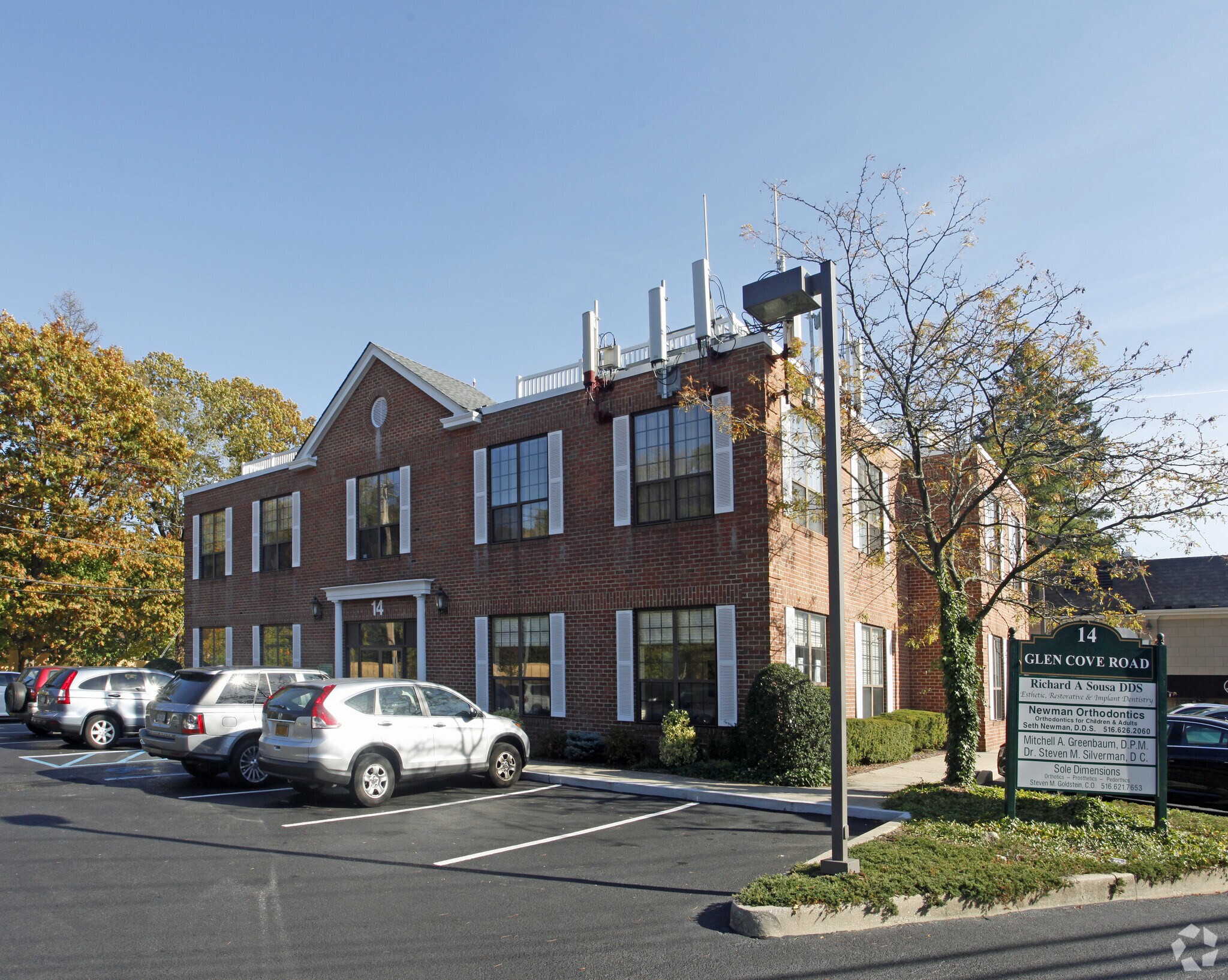 14 Glen Cove Rd, Roslyn Heights, NY for lease Primary Photo- Image 1 of 9