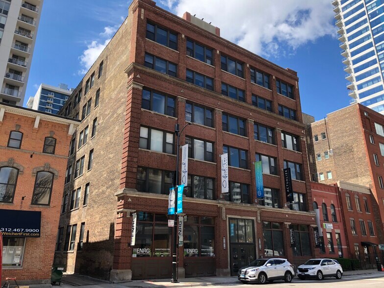 215 W Ohio St, Chicago, IL à vendre - Photo du bâtiment - Image 2 de 18