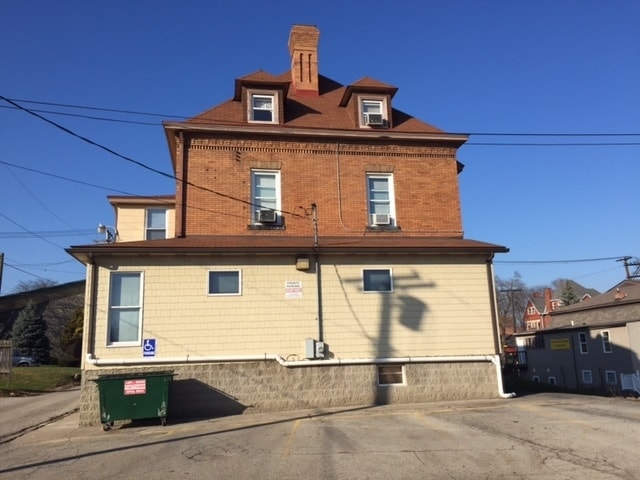 219 3rd St, Beaver, PA à vendre - Photo du bâtiment - Image 2 de 3