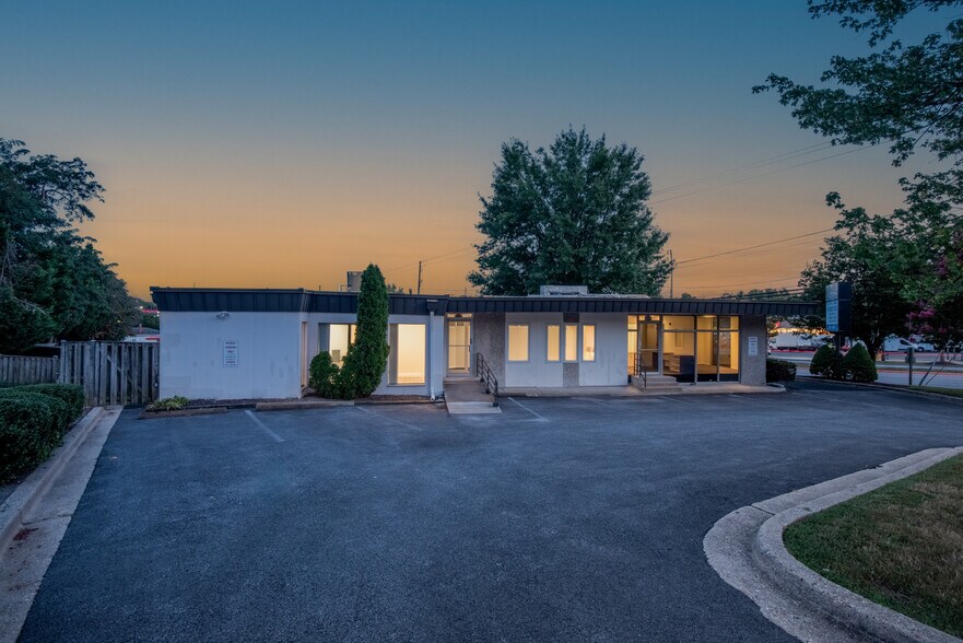 10101 Lorain Ave, Silver Spring, MD à vendre - Photo du bâtiment - Image 2 de 48