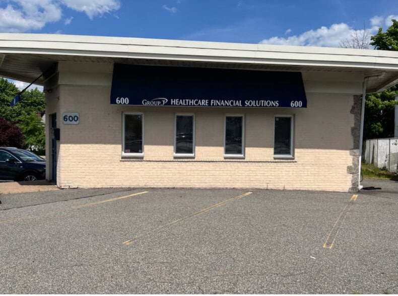 600 Hicksville Rd, Bethpage, NY for sale - Building Photo - Image 3 of 4