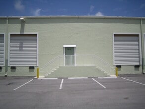 1200-1340 Stirling Rd, Dania Beach, FL for lease Building Photo- Image 2 of 9