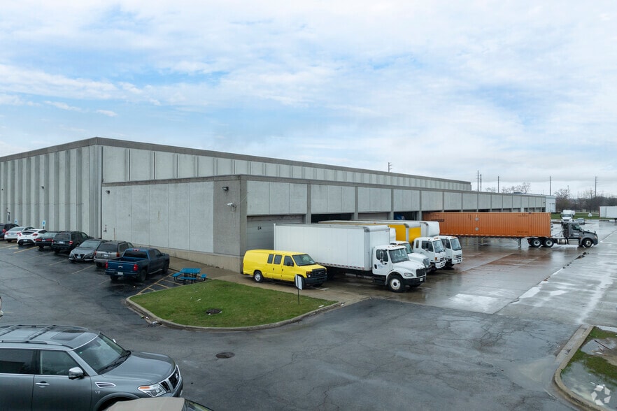 5999 Butterfield Rd, Hillside, IL for lease - Building Photo - Image 2 of 10