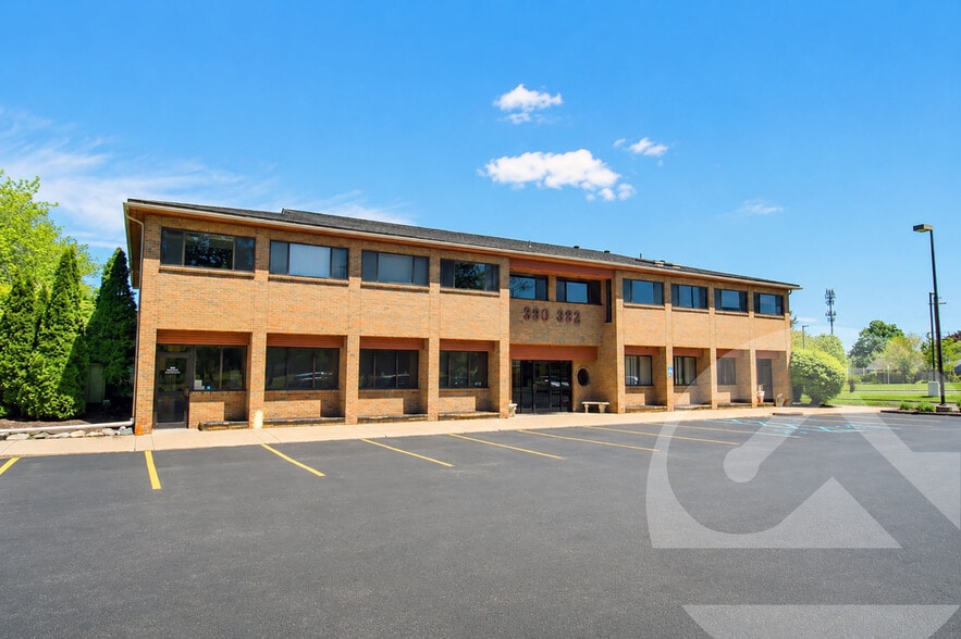 330-332 W Tienken Rd, Rochester Hills, MI à louer - Photo du bâtiment - Image 1 de 1