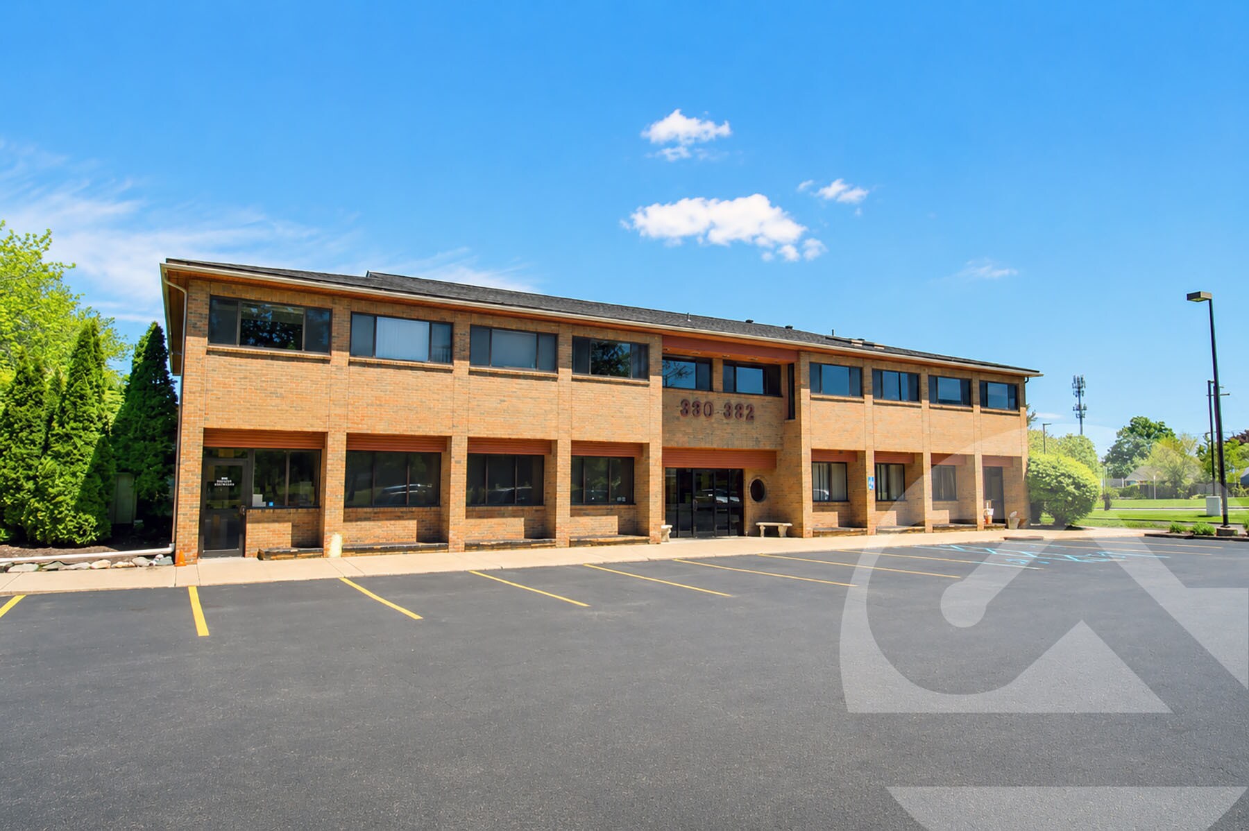 330-332 W Tienken Rd, Rochester Hills, MI for lease Building Photo- Image 1 of 2