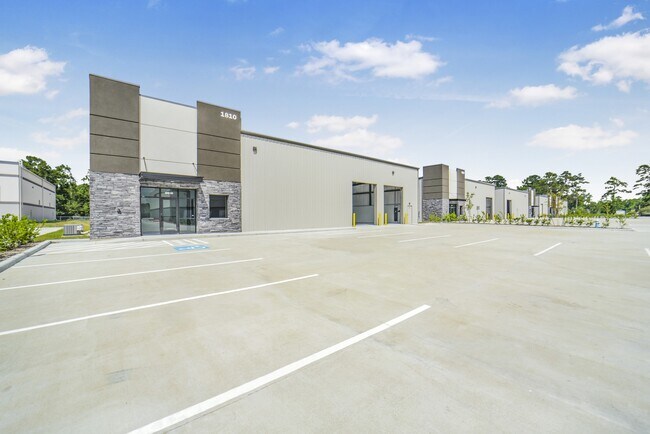 Plus de détails pour 1800 Meadow Edge Ln, Spring, TX - Industriel à louer