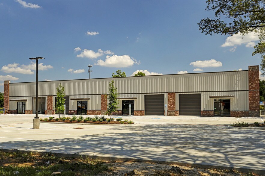 18300 Strack Dr, Spring, TX à louer - Photo principale - Image 1 de 4