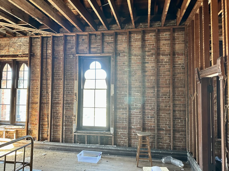 209 N Oak Ave, Sanford, FL for sale - Interior Photo - Image 3 of 9