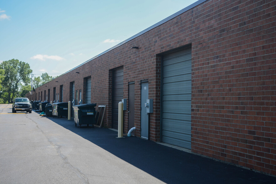 888 E Belvidere Rd, Grayslake, IL for lease - Building Photo - Image 3 of 3