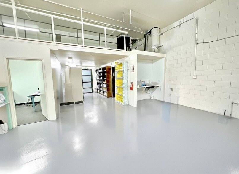 1166 Independence Ave, Mountain View, CA for lease - Building Photo - Image 2 of 6