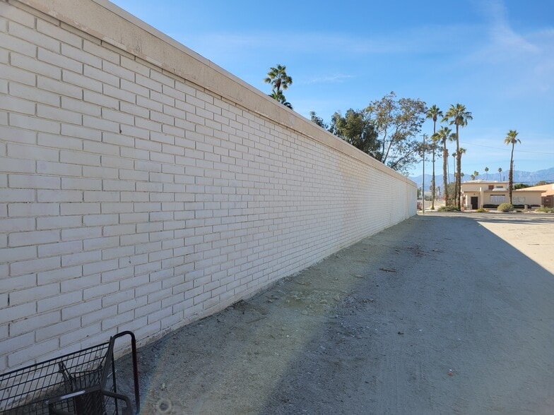 45902 Oasis St, Indio, CA for lease - Building Photo - Image 3 of 32