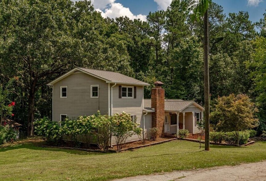 1920 Rockhouse Rd, Lithia Springs, GA for sale - Primary Photo - Image 1 of 27