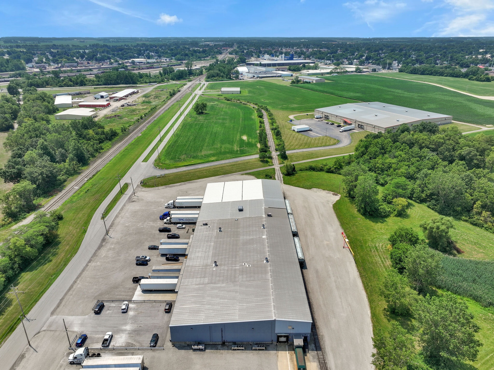 400 Great Lakes Pky, Bellevue, OH for sale Primary Photo- Image 1 of 61