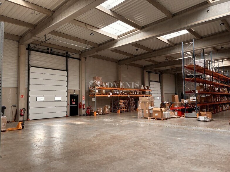 Industrial in Lesquin for lease - Interior Photo - Image 3 of 9