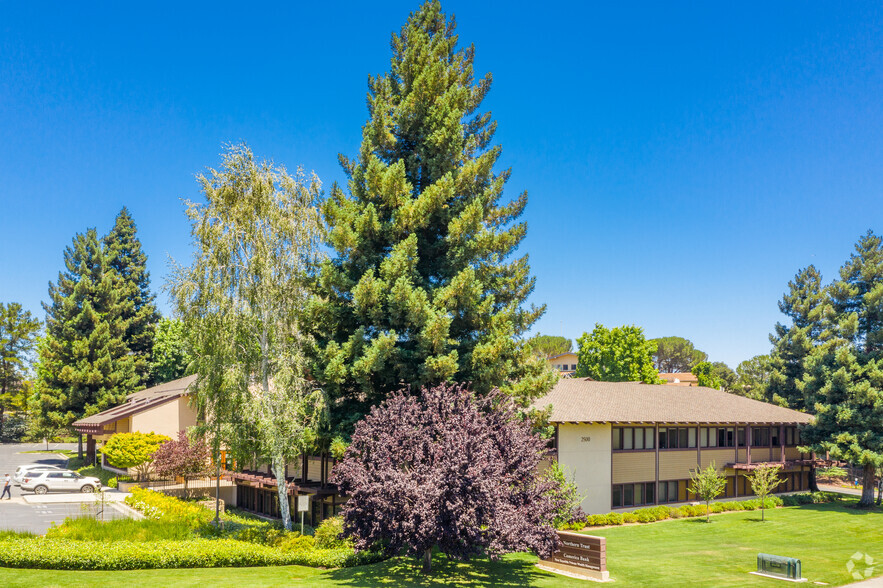 2500 Sand Hill Rd, Menlo Park, CA for lease - Building Photo - Image 1 of 6