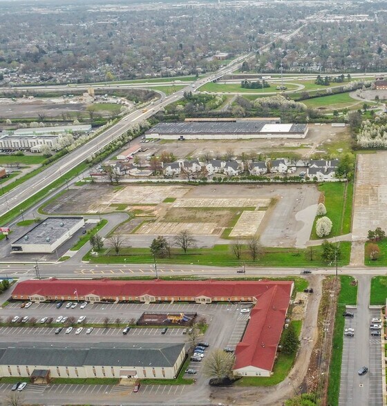 2124-2145 S Hamilton Rd, Columbus, OH à louer - Photo du bâtiment - Image 3 de 3