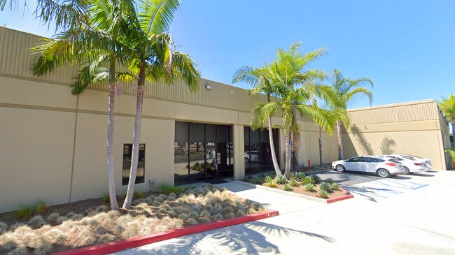 Plus de détails pour 3310 W MacArthur Blvd, Santa Ana, CA - Industriel à louer