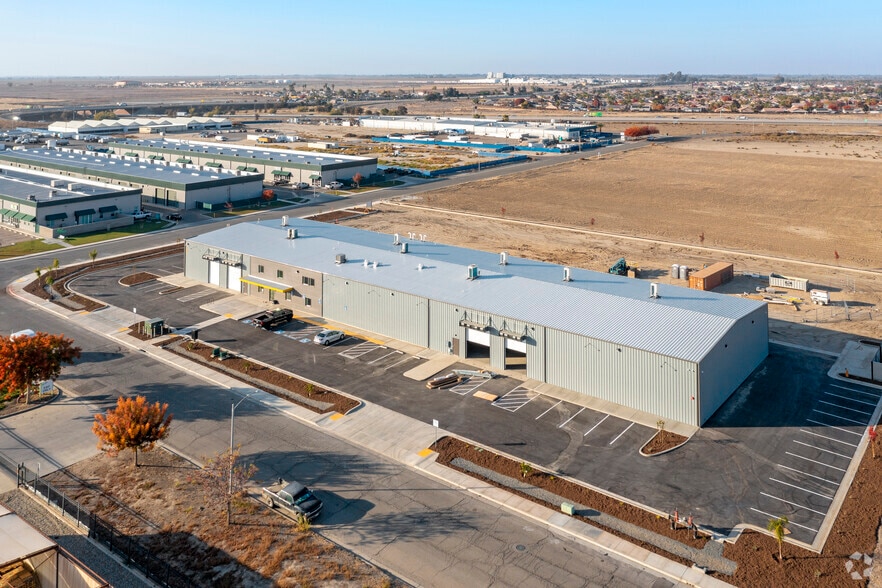 1450 Enterprise Dr, Lemoore, CA à vendre - Aérien - Image 2 de 39