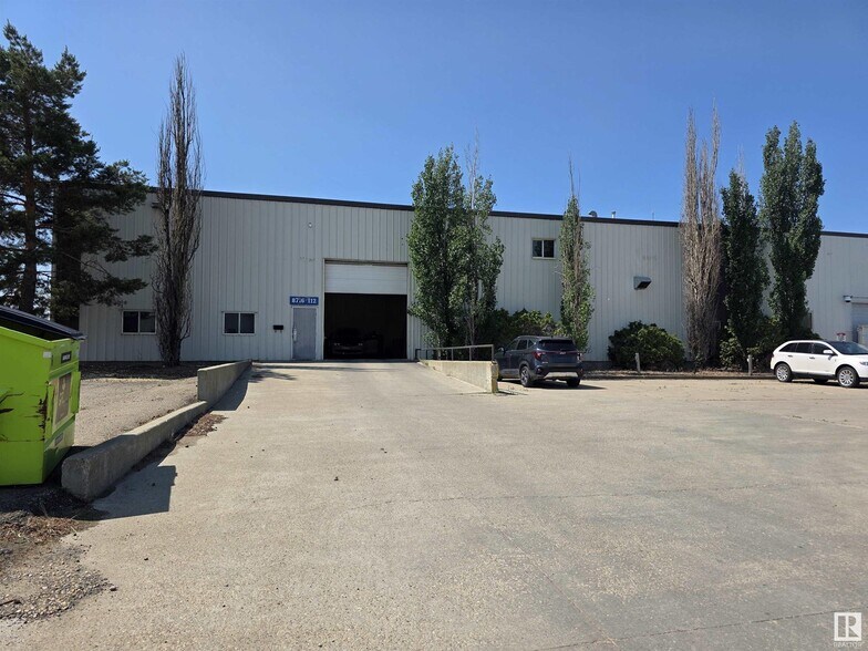 8716 112 St, Fort Saskatchewan, AB à louer - Photo du bâtiment - Image 2 de 4
