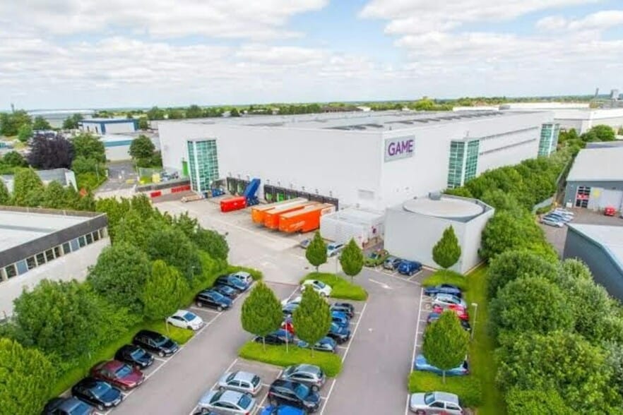 Telford Rd, Basingstoke à vendre - Photo du bâtiment - Image 2 de 9