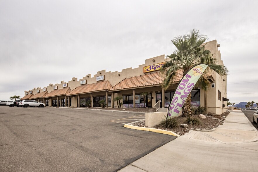 2800 Sweetwater Ave, Lake Havasu City, AZ à vendre - Photo du bâtiment - Image 3 de 35