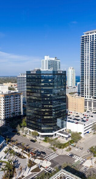 360 Central Ave, Saint Petersburg, FL à louer - Photo du bâtiment - Image 2 de 12