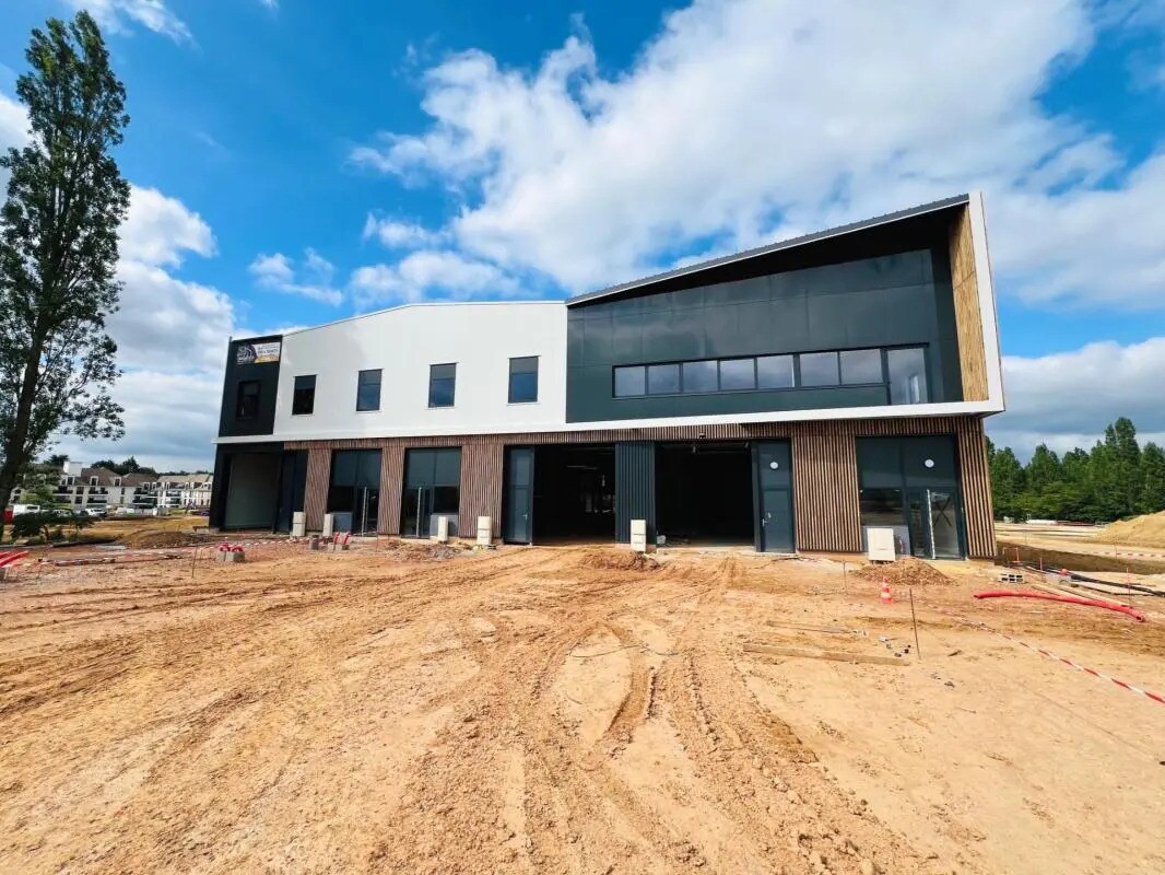 Flex in Plaisir for sale Building Photo- Image 1 of 14