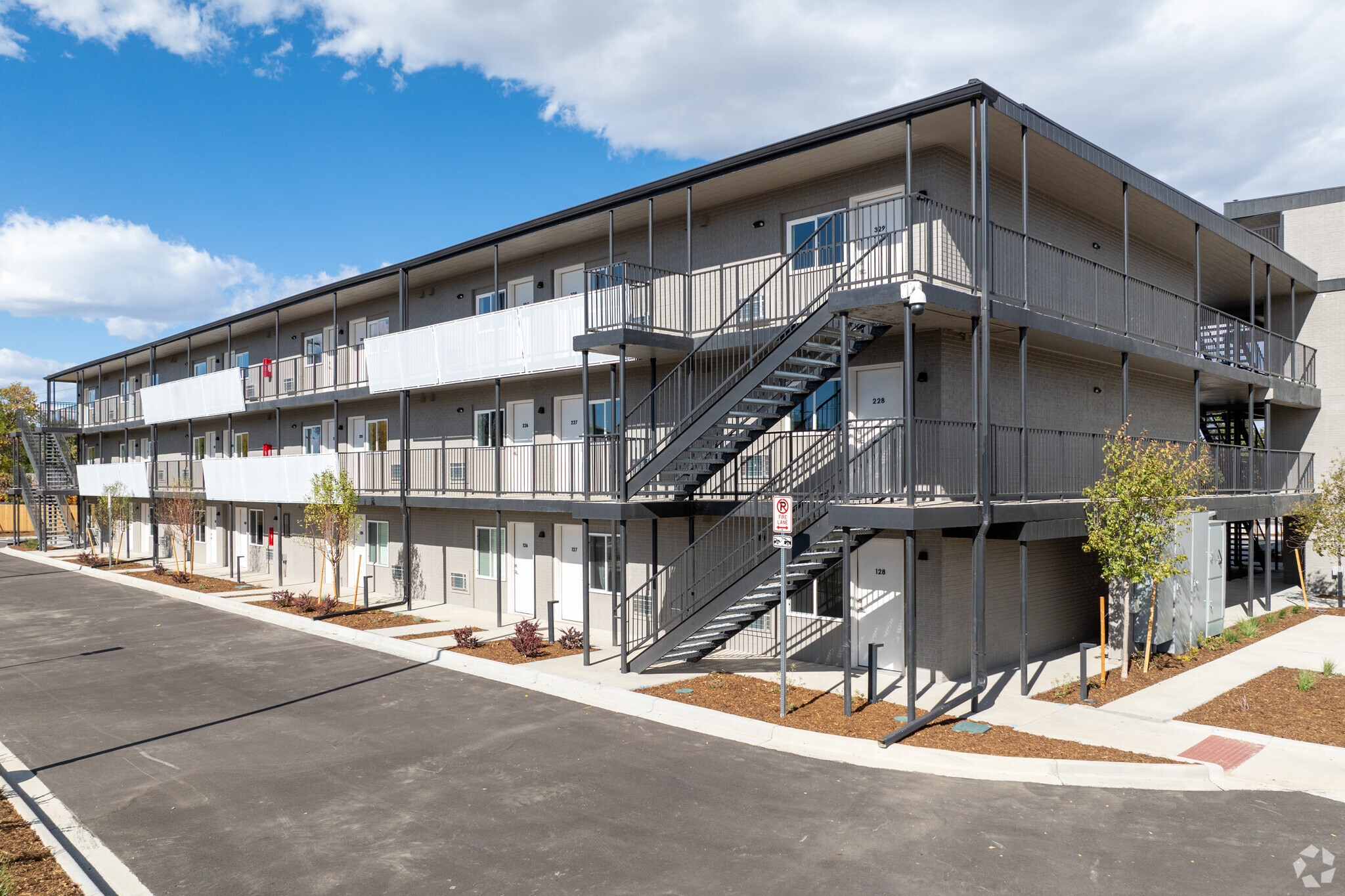 11800 E Colfax Ave, Aurora, CO à vendre Photo principale- Image 1 de 19