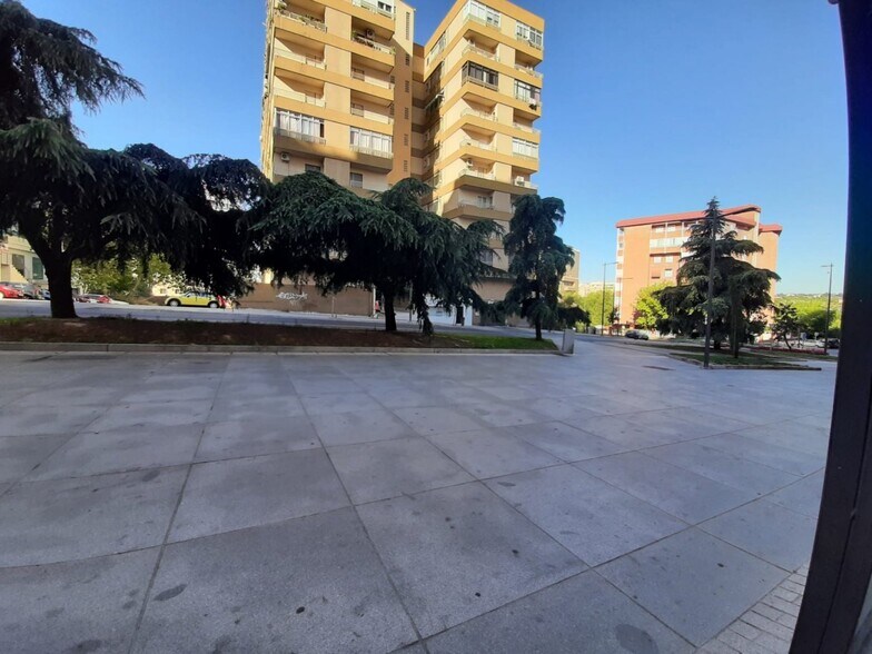 Retail in Cáceres for lease - Building Photo - Image 1 of 6